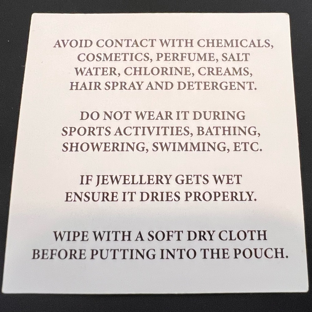 Kurt Geiger London NWT gorgeous Micro Eagle Crystal Linear Drop Earrings - Picture 10 of 10